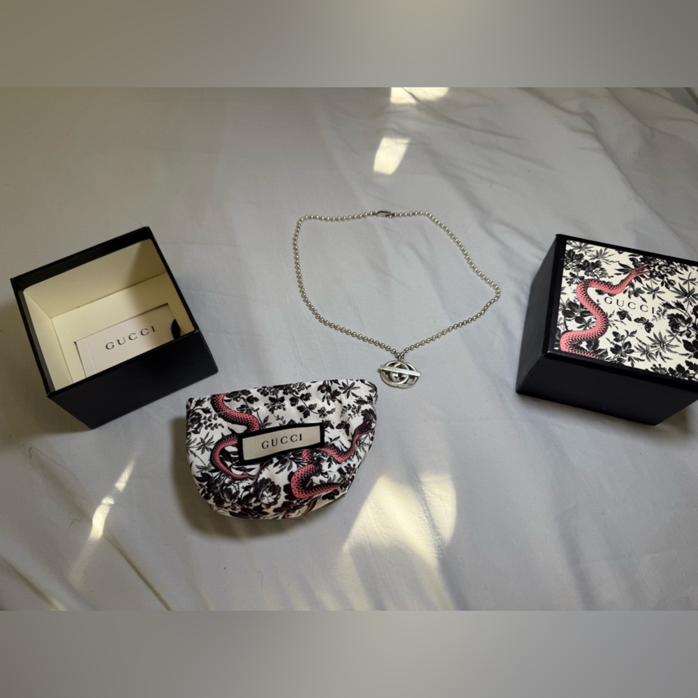 Gucci Silver Necklace with Box and bag